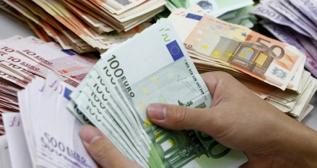 Euro bie ne nivelin me te ulet qe prej muajit mars